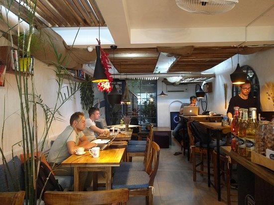 Santorino Coffee & Veggies